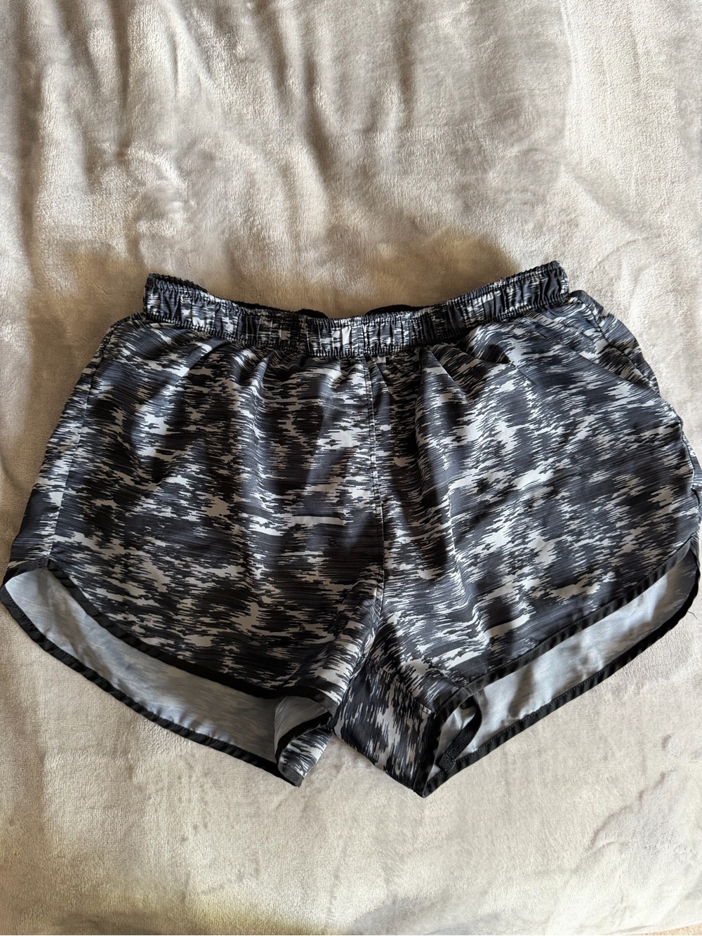 New Balance Women's Black & Gray Speckled Running Shorts